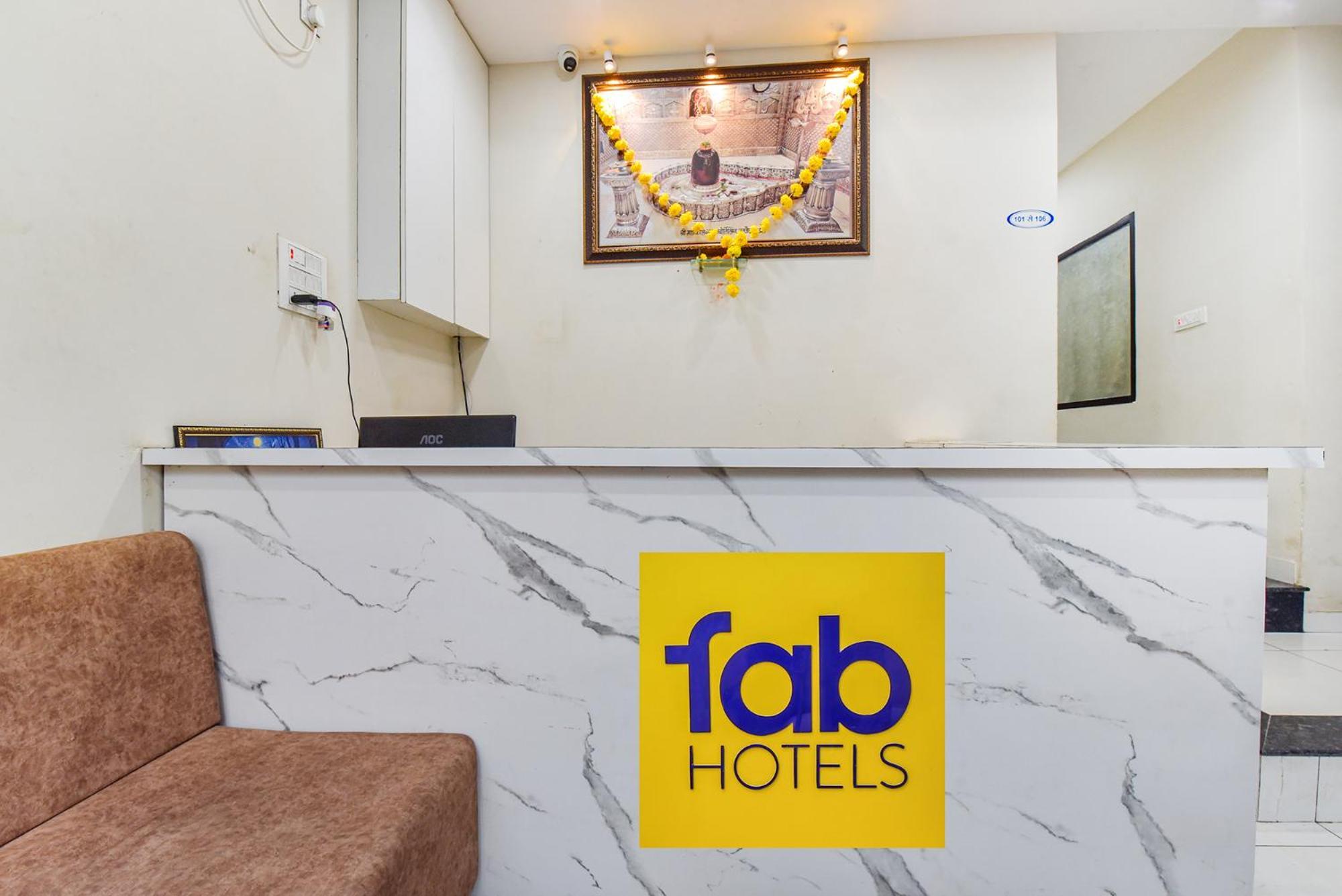 Fabexpress Devani Palace Ujjain Exterior foto