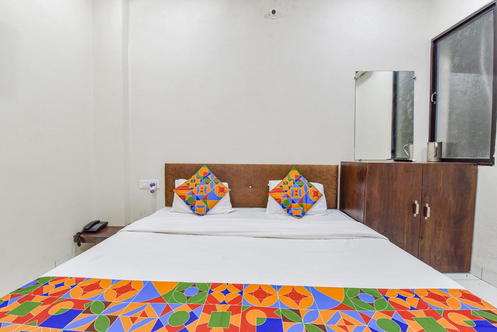 Fabexpress Devani Palace Ujjain Exterior foto