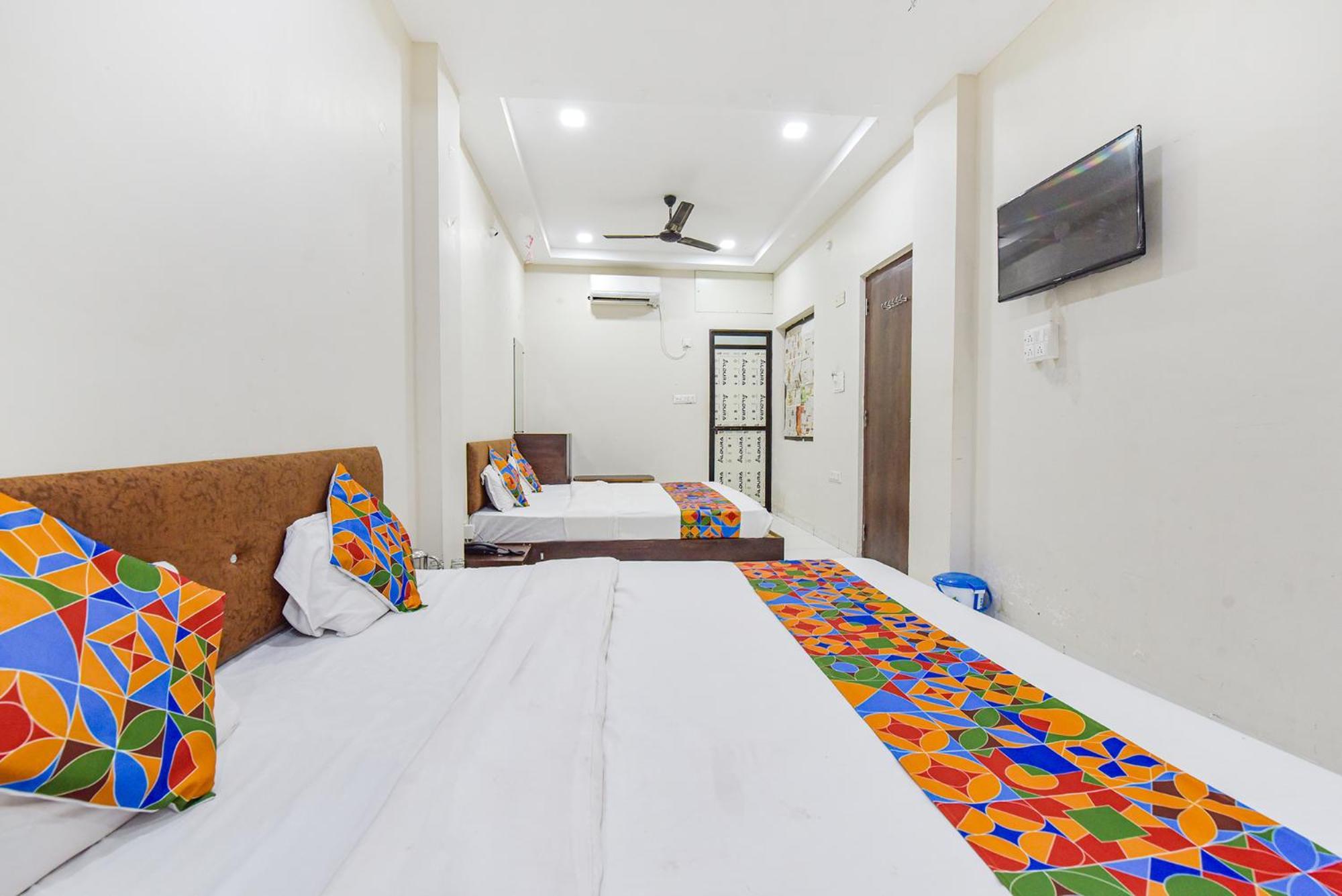 Fabexpress Devani Palace Ujjain Exterior foto